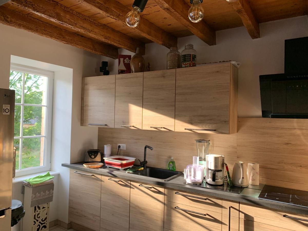 Busset Liages Situe Dans Le Bourbonnais 1 Chambres Lit Double Et Un Clic Clac Ngoại thất bức ảnh